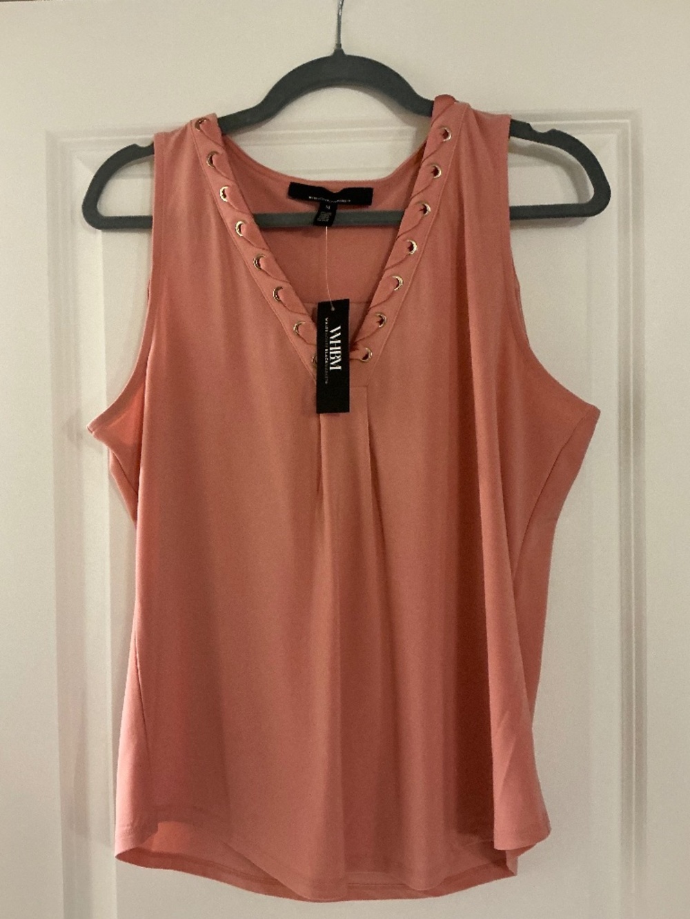 White House Black Market V Neck Blouse in rosette medium NWT